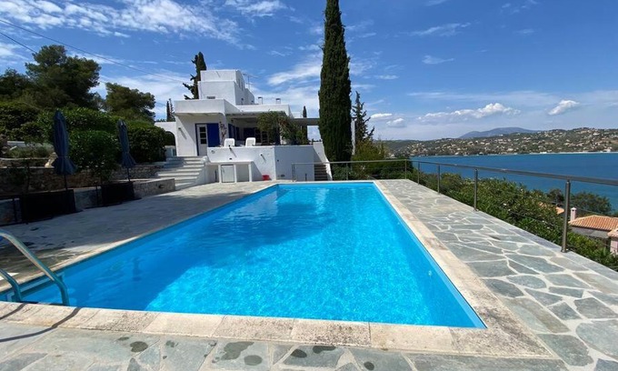 Agii Anargiri Villa | RETREAT VILLA BY THE SEA WITH POOL IN PORTO HELI