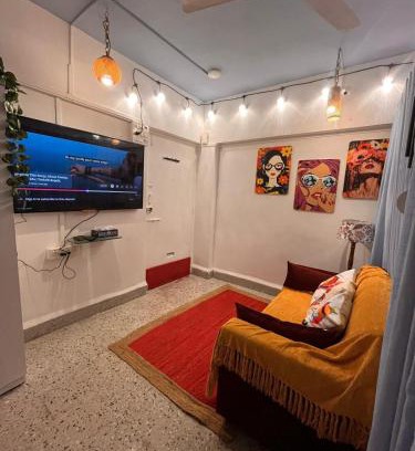 Ranwar Apartment | Retro Bandra - Cozy Comfort in a Heritage Village