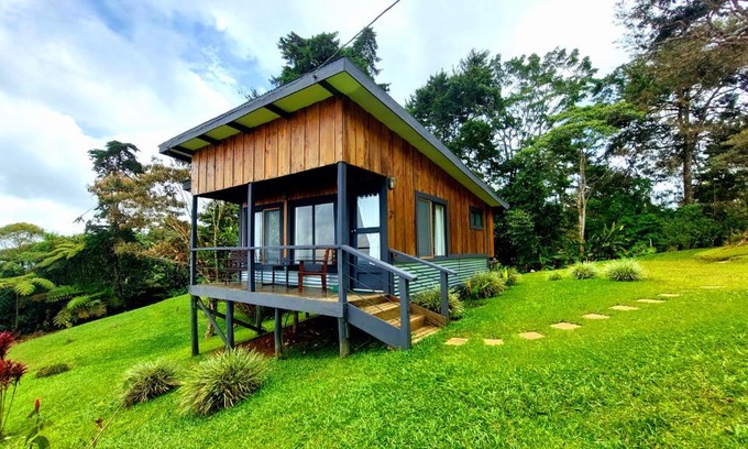 Pavones Bed & Breakfast | Reventazon River Mountain Ranch