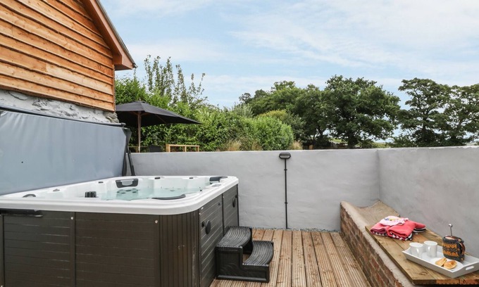 Oswestry Cottage | Rhianwen, Plas Moelfre Hall Barns