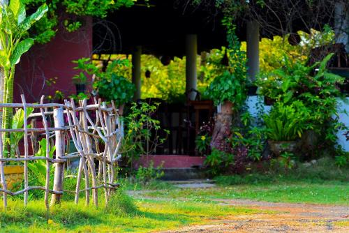 Mahasenpura Bed & Breakfast | Rice Cabanas Yala