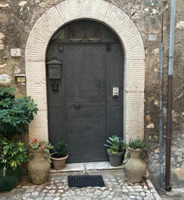 Sermoneta Apartment | Rifugio Di Pace - Vista e Cucina Attrezzata