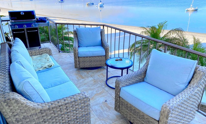 Central Mission Beach Condo | Right On The Beach! Exquisitely Remodeled 3BR/3BA . Perfect For Families.