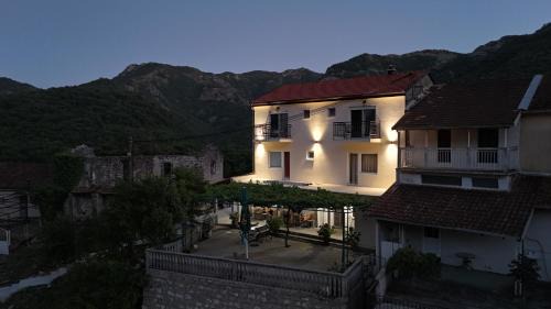 Rijeka Crnojevica Apartment | Riječki grad Apartments