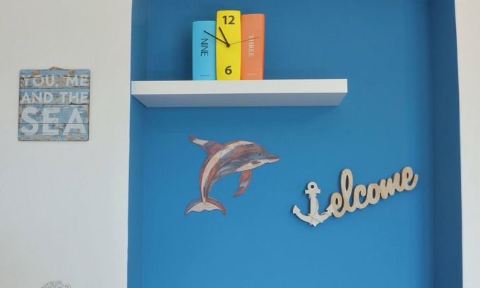 Centro Giano Apartment | Rilassati a 50 metri dal mare. Parcheggia un auto fino a 4,3 metri di lunghezza.