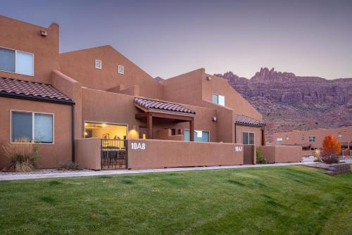 Moab South Valley House | Rim Village Vista Unit 10 A8