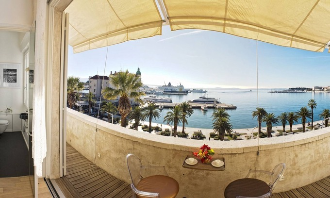 Old Town House | Riva Luxury Suites
