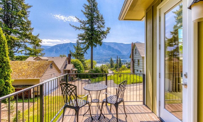 Stevenson House | River Gorge View