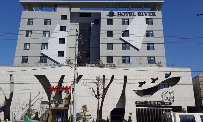 Chungju Hotel | River Hotel