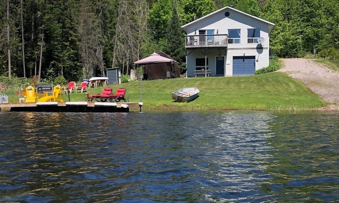 Ryerson House | River Lea Cottage-on the Majestic Magnetawan River-Summer dates are available!