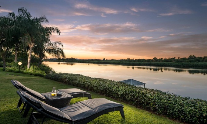 Upington House | River Place Manor