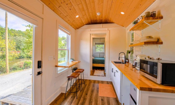 Sylva House | River Rest, Hiking, Fishing, Rafting, and 20 to Smoky Mountains!