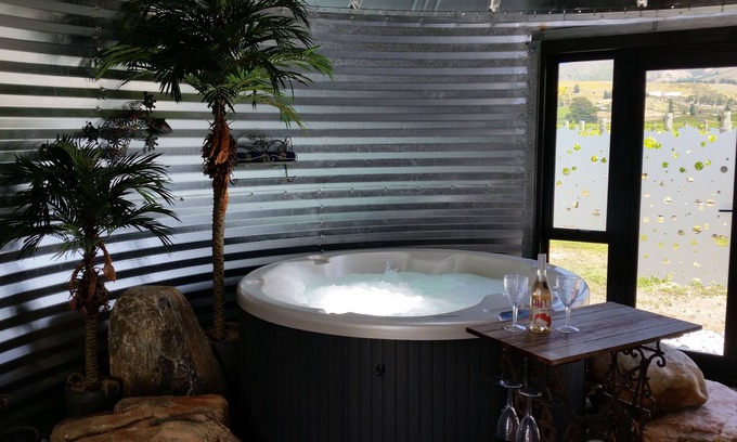 Lowburn Bed & Breakfast | River Rock Estate