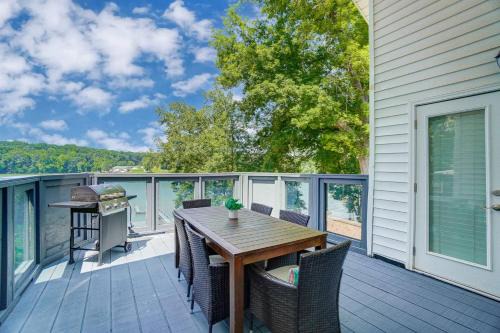 Harbor House House | River's Edge