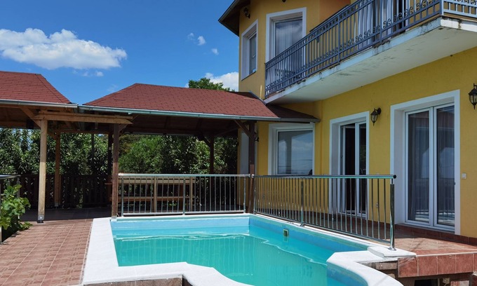 Petrovaradin Villa | River side pool villa