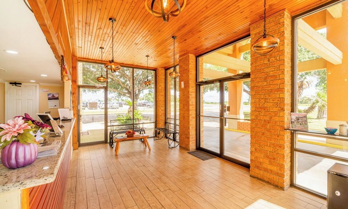 La Grange Hotel | River Valley Motor Inn