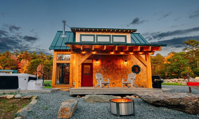 Ellsworth Cabin | River Views | Private Hot Tub | The Cherry Cabin