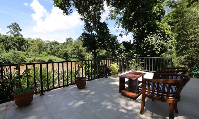 Kalawana Ski Chalet | Riverbend Retreat near Sinharaja Forest