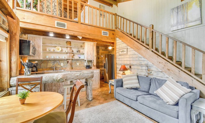 Fairhope House | Riverfront Deck: Outdoor Retreat in Fairhope!