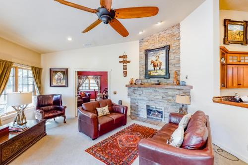 Bellevue House | Riverside Bliss