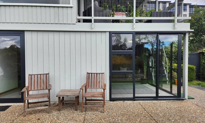 Claudelands Cottage | Riverside Hideout - Hamilton Downstairs Unit