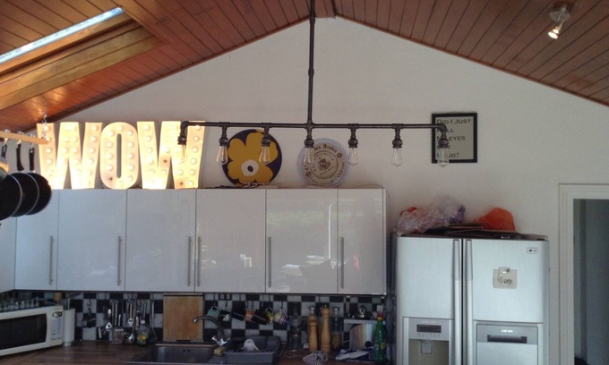 Wraysbury House | Riverside home, Hot Tub/Sauna, Nr Legoland & Wakeboarding www. liquidleisure.com