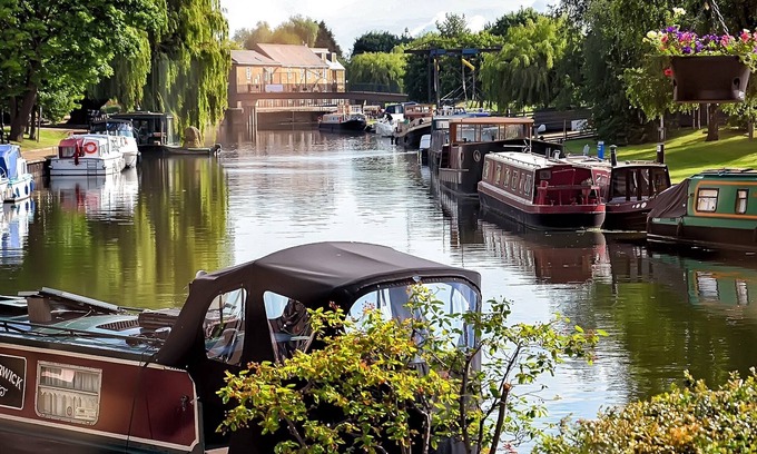 Ely Hotel | Riverside Inn