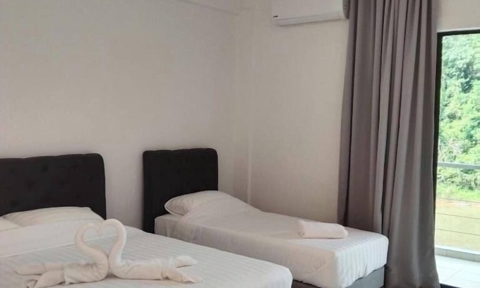 Sungai Lembing Hotel | Riverside Palm Inn