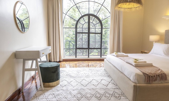 Westlands House | Riverside Park by YourHost