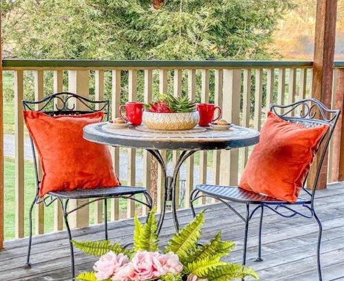 Klamath House | Riverview Cozy Home by the River