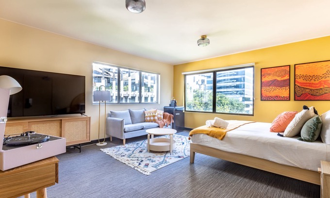 Brisbane Central Business District Hostel | Roamer Brisbane
