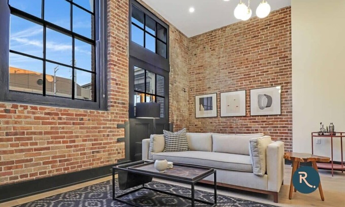 Arts/Warehouse District House | Roami at The Lola | Group Friendly | 5 Bed Combo