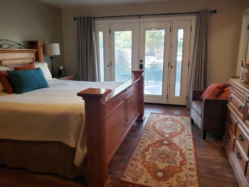 Oak Creek House | Robin's Red Rock Getaway Suite A