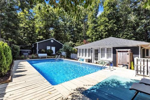 Chapel Hill House | Robin's Rest home