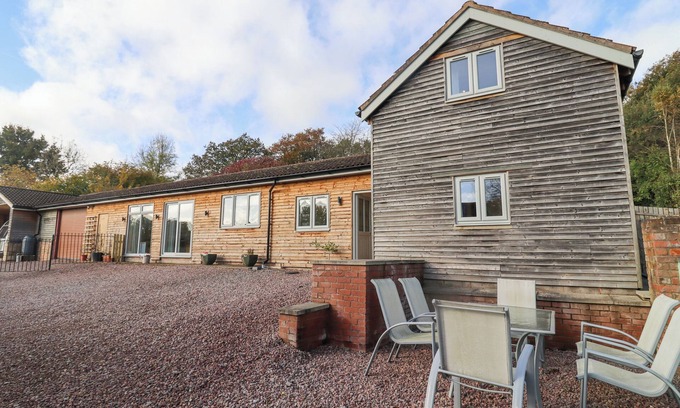 Ross-on-Wye Cottage | ROBIN'S REST, pet friendly in Gorsley