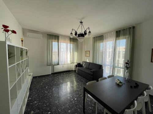 Santa Maria Novella Apartment | Roby Apartment in centro 3 camere 3 bagni