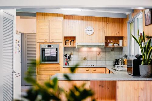 St. Andrews Beach House | Rockpool House Short stroll to St Andrews Beach