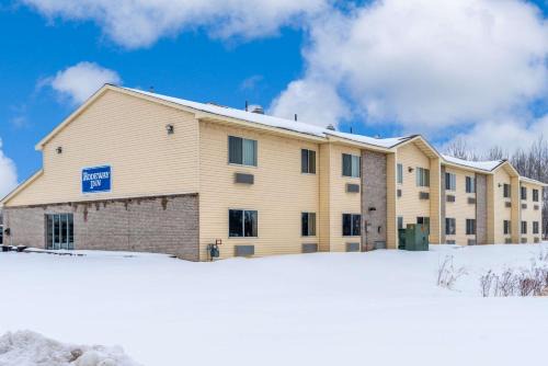 Milaca Hotel | Rodeway Inn