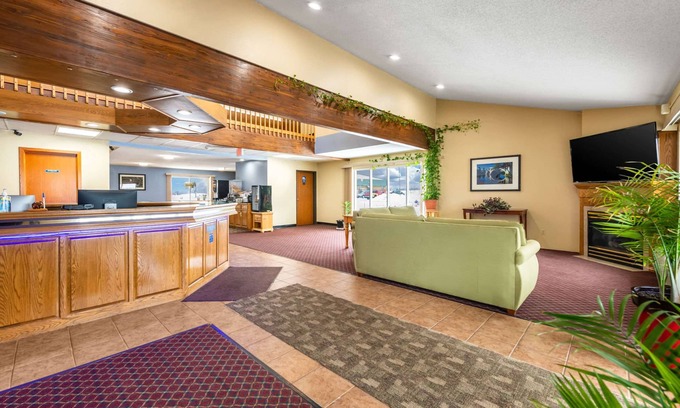 Milaca Hotel | Rodeway Inn