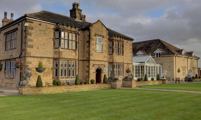 Badsworth Hotel | Rogerthorpe Manor Hotel