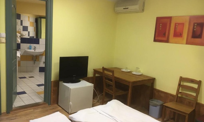 Oroshaza House | Roland Motel