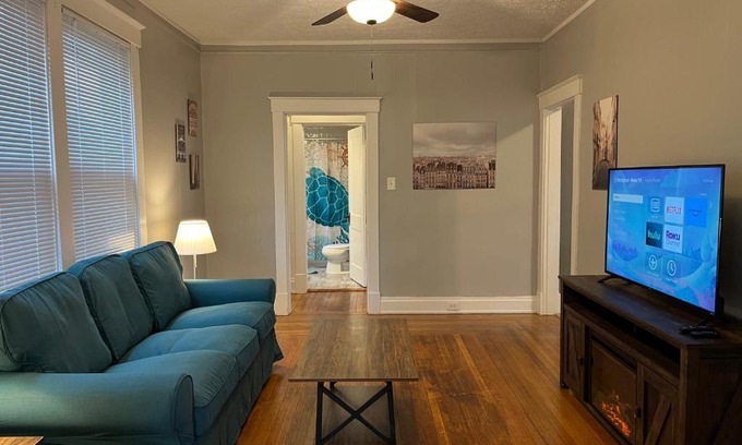 Norwood Apartment | Rolston 1, One Bedroom Unit near Xavier Downtown