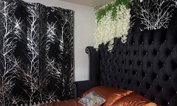 Johnston Apartment | Romantic & Cozy Entire Apartment