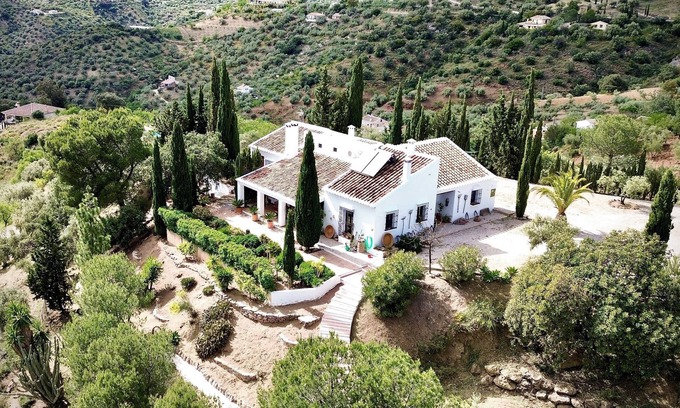 Riogordo House | Romantic finca near Málaga, creatively unique