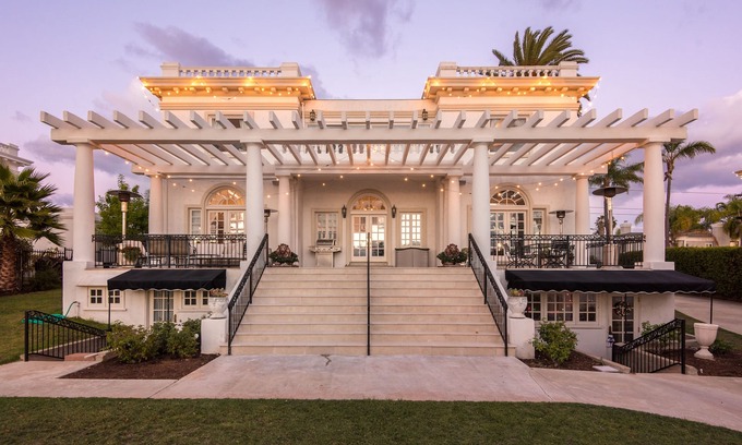 Middletown Apartment | Romantic Guest House, Spectacular Views, Close to everything , Private Hot Tub