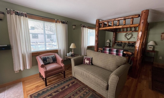 Old Forge Cottage | Romantic, Large Studio with Rustic Queen Size Bed and Decor