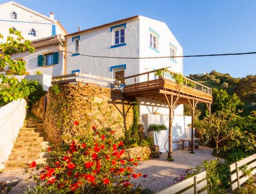 Santa Maria House | Romantic riverside retreat