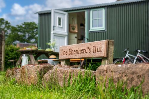 Kenilworth House | Romantic Shepherds Hut, Kenilworth