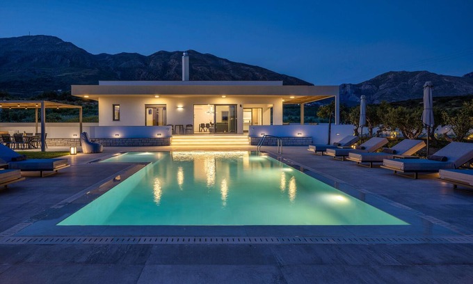 Lefkogeia Villa | Romantic villa 5 minutes from the sea