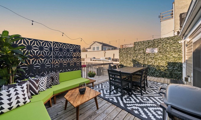 Lake Geneva Apartment | Rooftop On Main-Downtown Lake Geneva!